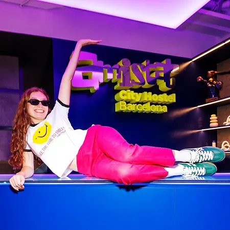 Amistat אכסניה