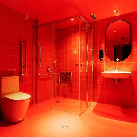 Amistat אכסניה *